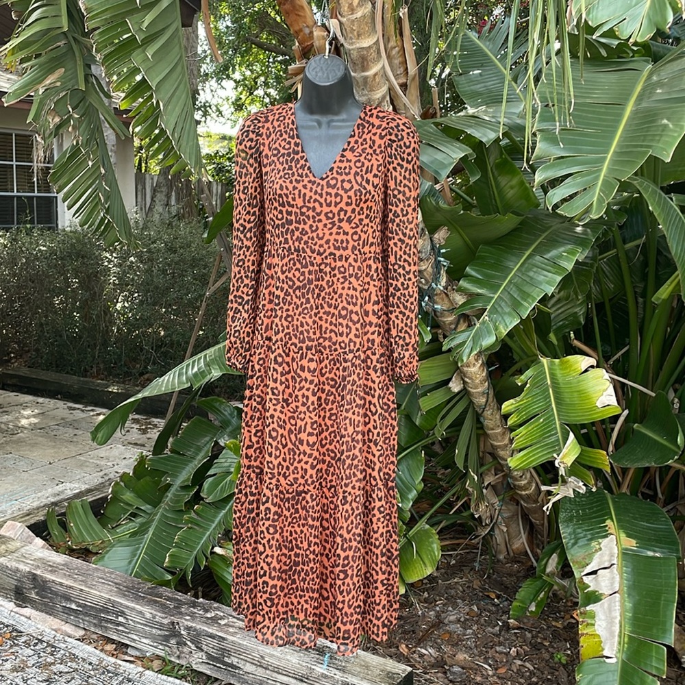 leopard print  dress with puff sleeves.